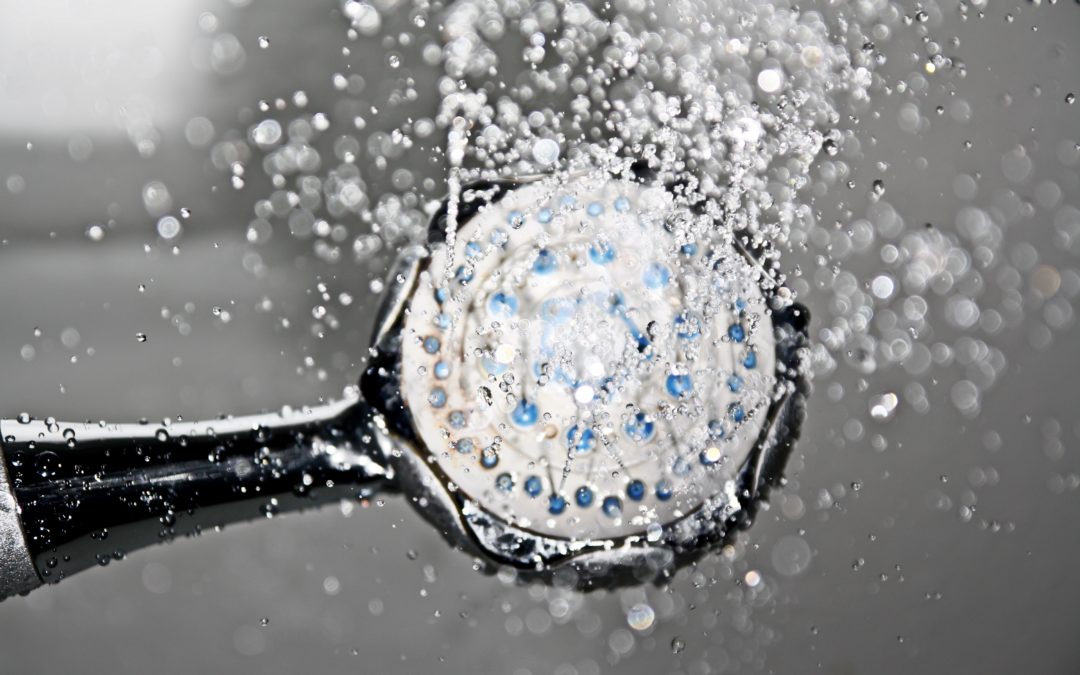 9 Gründe kalt zu duschen – und wie man mit kalten Duschen anfängt